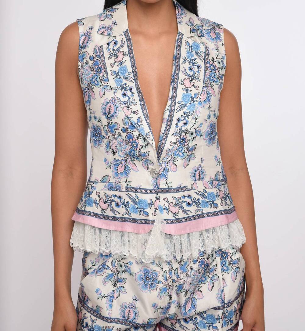 NEW LOVE THE LABEL kaye vest in greta scarf